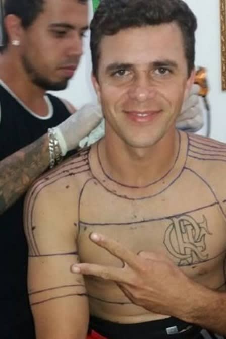 ‘Falem bem ou falem mal, mas falem de mim’, diz torcedor do Flamengo após críticas por tatuagem polêmica