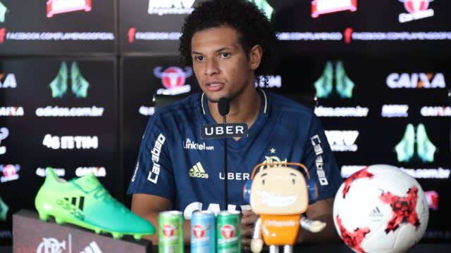 Zé Ricardo indica que Arão pode ser o próximo barrado no Flamengo