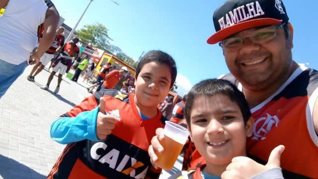Amigos de torcedor do Flamengo morto em BH fazem campanha para ajudar família