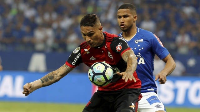 River Plate quer o atacante Paolo Guerrero, do Flamengo, para 2018