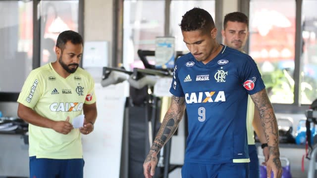 Em enquete, torcedores do Flamengo pedem Guerrero como batedor oficial de pênalti