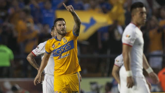 Gignac passa a seguir o Flamengo em rede social e rubro-negros vão ao delírio