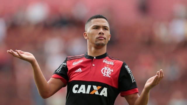 Vitor Gabriel, promessa do Flamengo, é homenageado pelo irmão com tatuagem