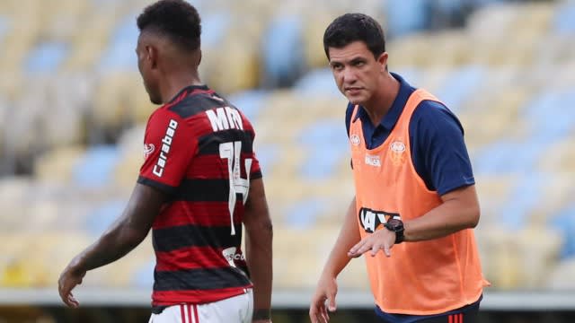 Apesar de vitória sobre o Atlético-MG, Flamengo vê crise do lado esquerdo do ataque crescer