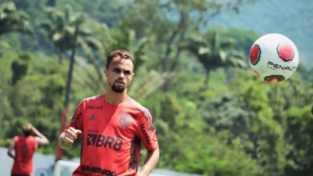 Flamengo tenta vender Michael com substituto alinhado; Everton e Marinho são candidatos