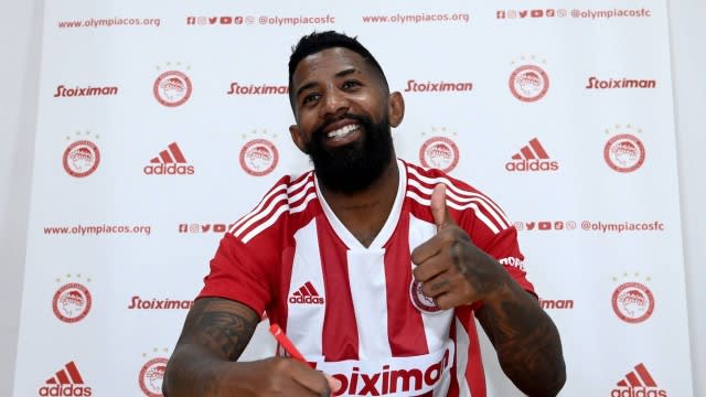 Ex-Flamengo, Rodinei é anunciado pelo Olympiacos, da Grécia