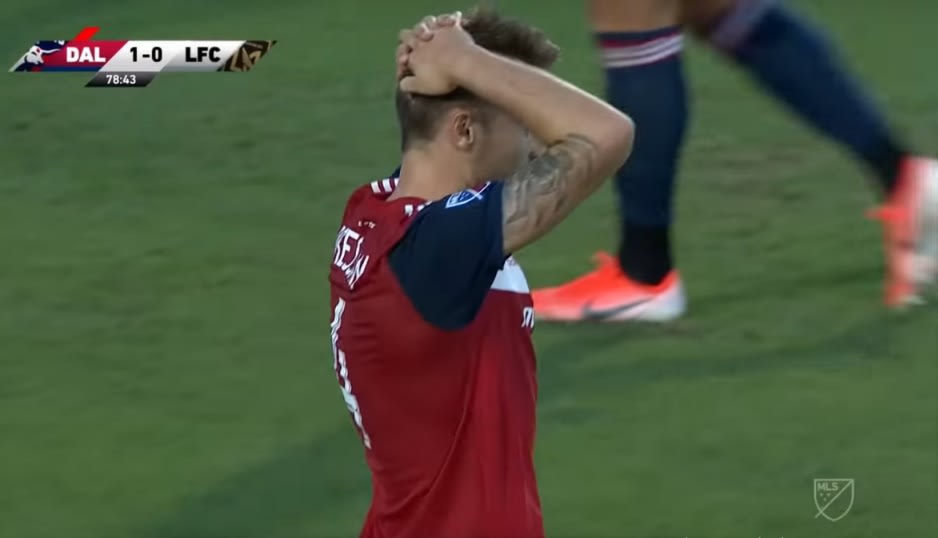 Zagueiro Bressan tem noite para se esquecer na Major League Soccer