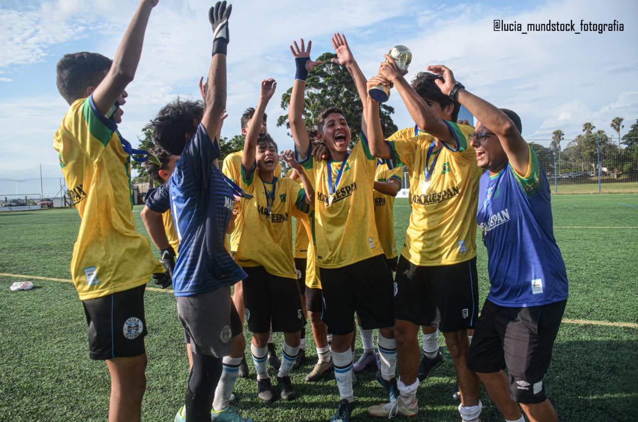 Escola do Grêmio promove Copa do Mundo no CT Cristal