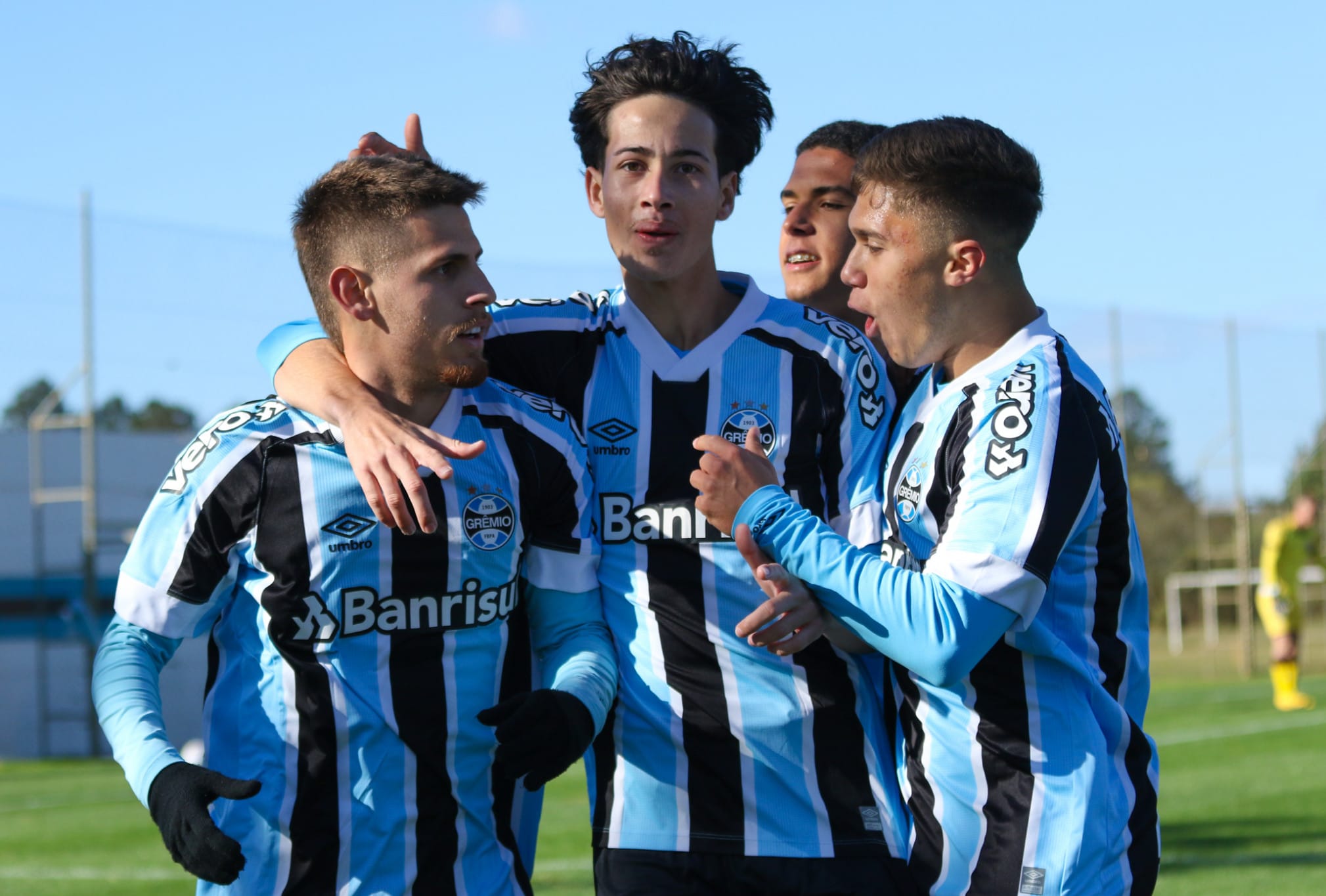 Confira 5 jovens jogadores do Grêmio que deverão subir para o time de transição