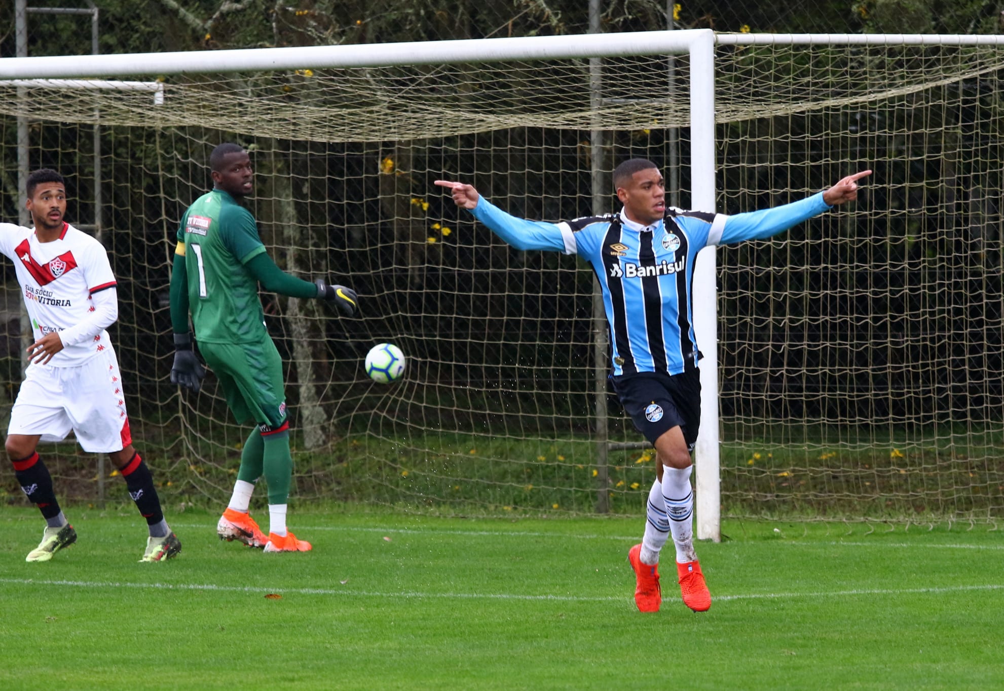 Brasileiro de Aspirantes: Grêmio leva a melhor sobre o Vitória mais uma vez e se classifica para a final