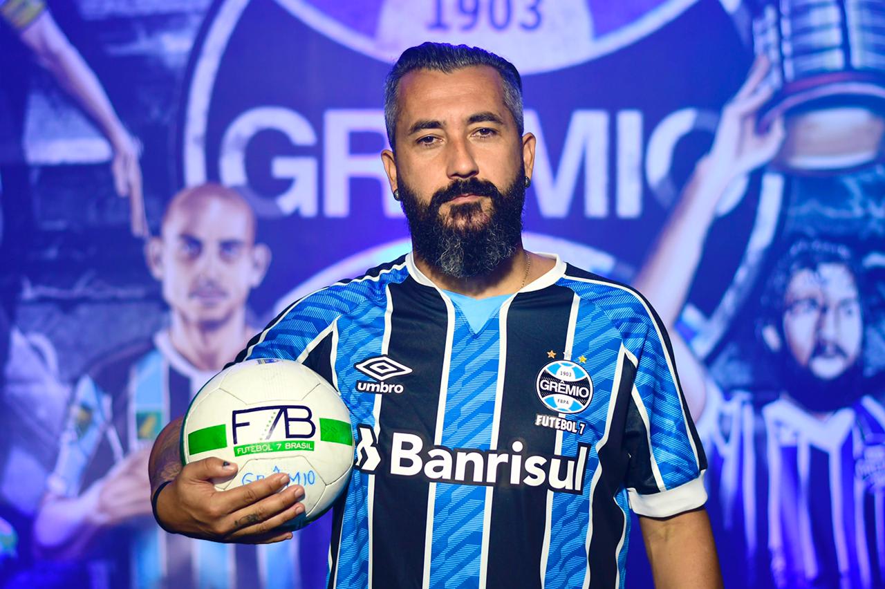 Ex-Grêmio sai em defesa de Roger Machado no tricolor gaúcho