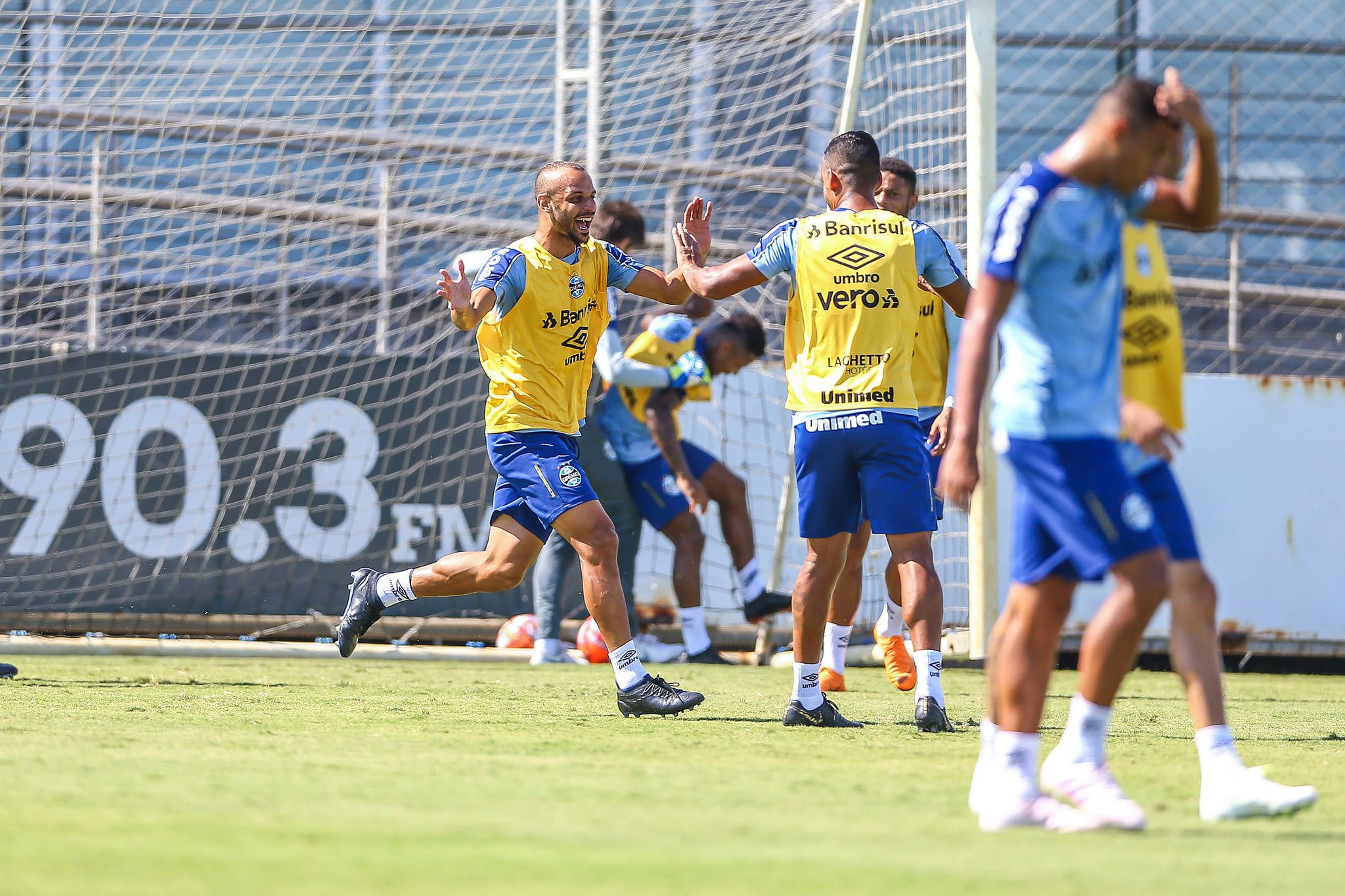 Grêmio realiza último treino antes de enfrentar o São Luiz