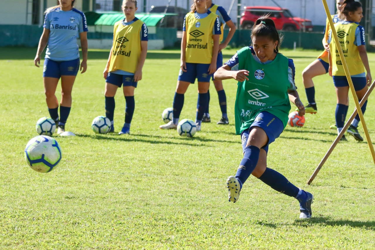 Gurias Gremistas encerram primeira fase do Gauchão, no Vieirão