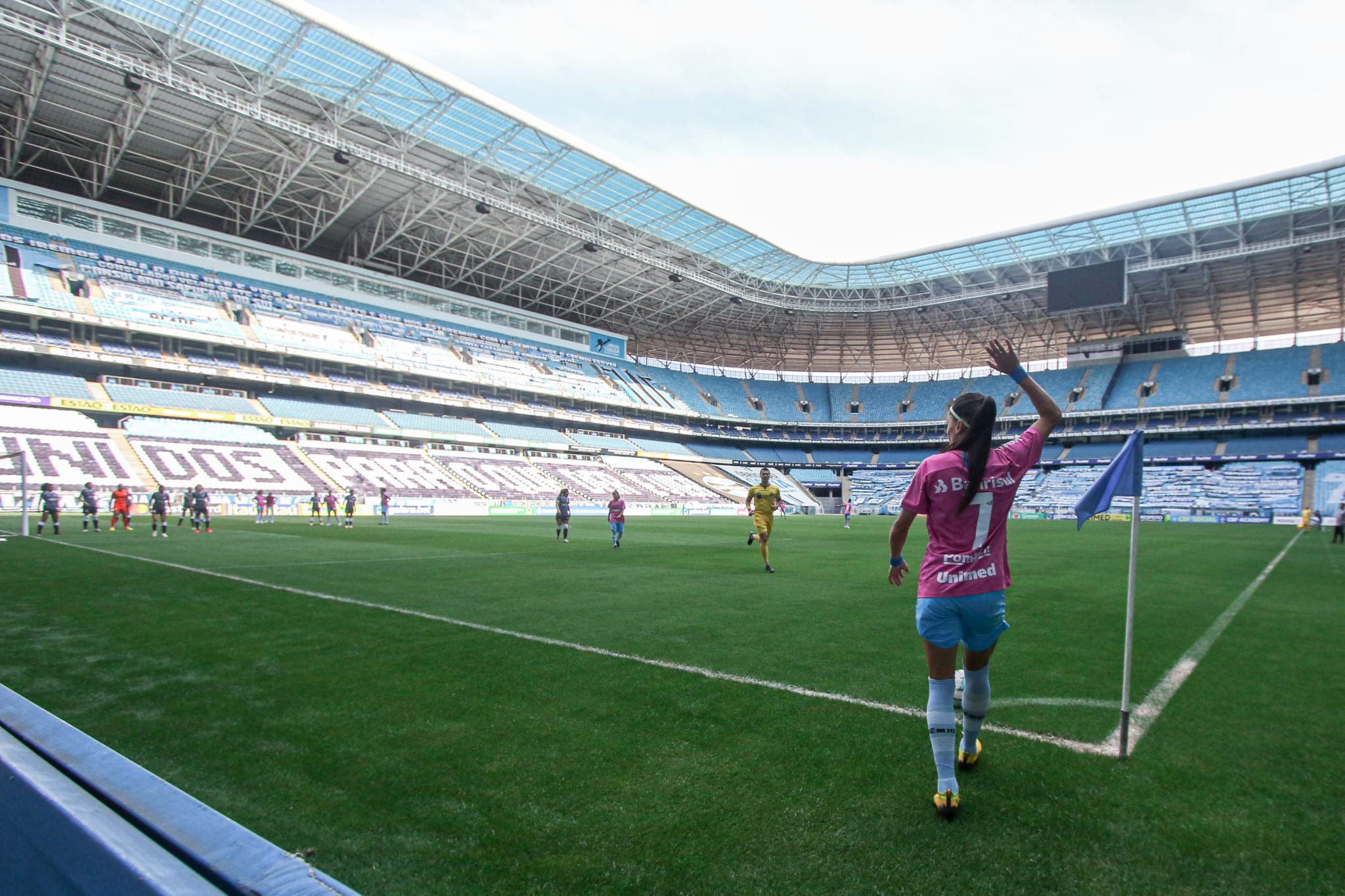 Gurias do Grêmio se preparam para enfrentar o Palmeiras, em jogo válido pelas quartas de final do Campeonato Brasileiro