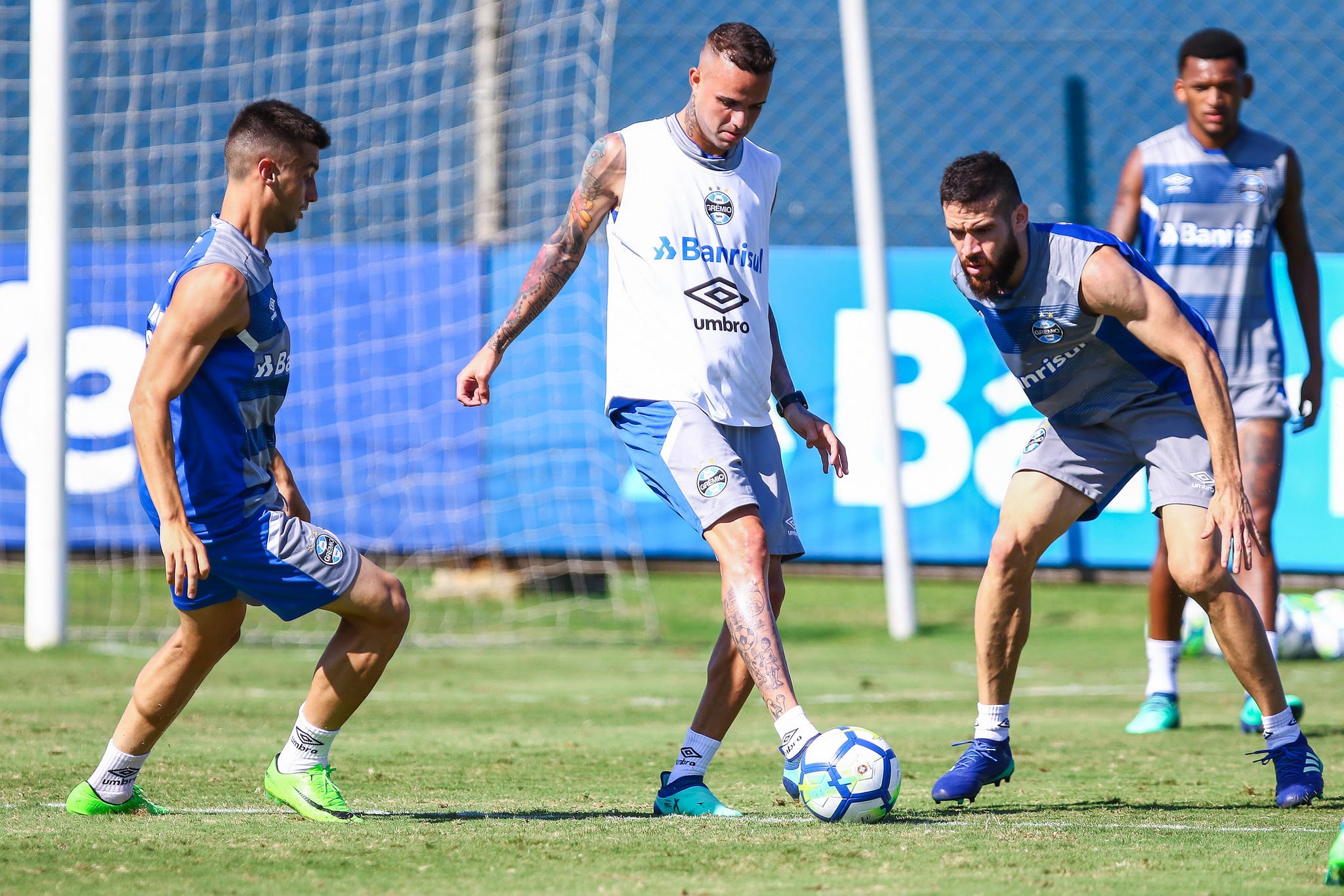 Luan retorna aos treinos com bola e enfrenta o Atlético PR domingo