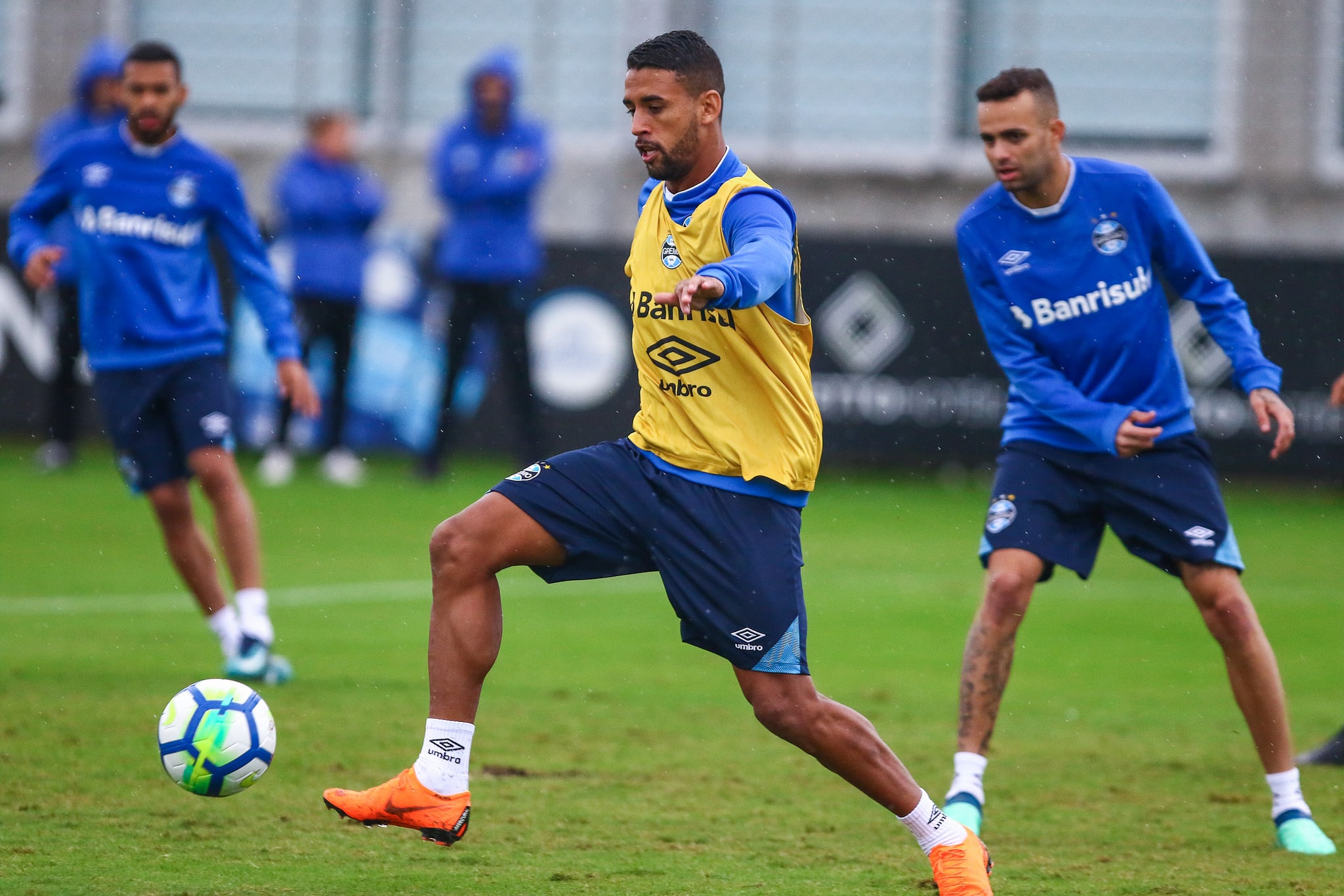 Treino de finalizações encerra semana no CT Presidente Luiz Carvalho