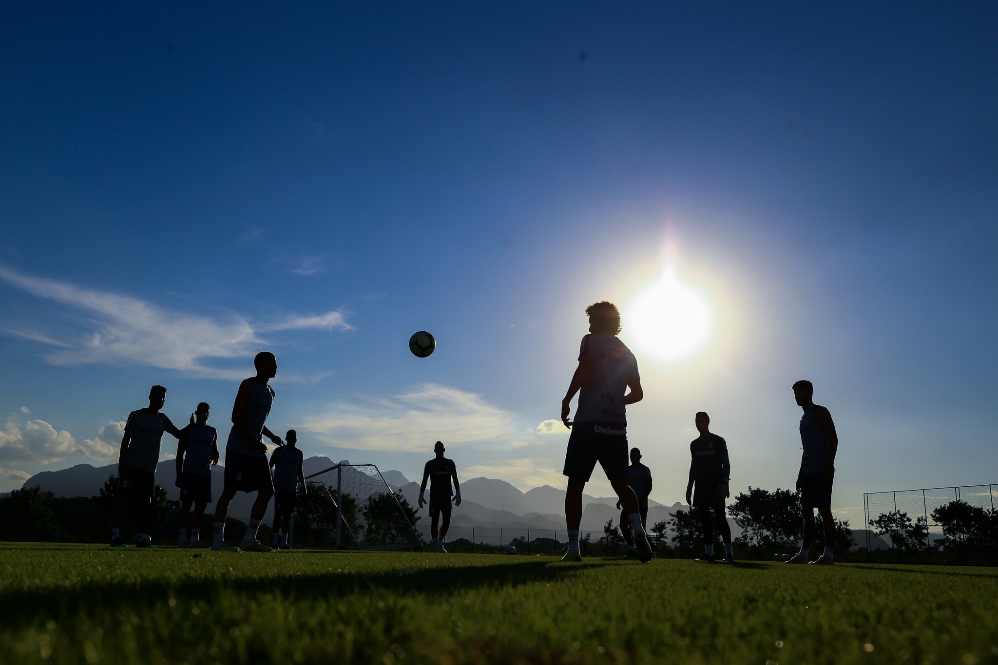 Tricolor finaliza preparativos para confronto diante do Botafogo no Rio de Janeiro