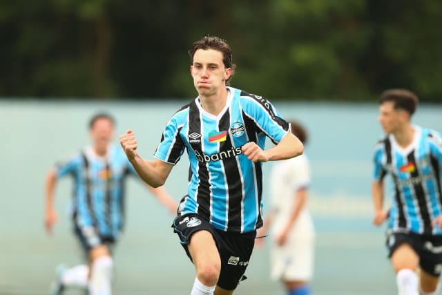 Grêmio goleia Cruzeiro e garante vaga nas semifinais do Gauchão Sub-17.