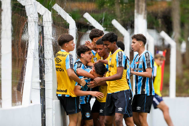 Grêmio leva a melhor sobre Lajeado e sai na frente na final do Gauchão Sub-15