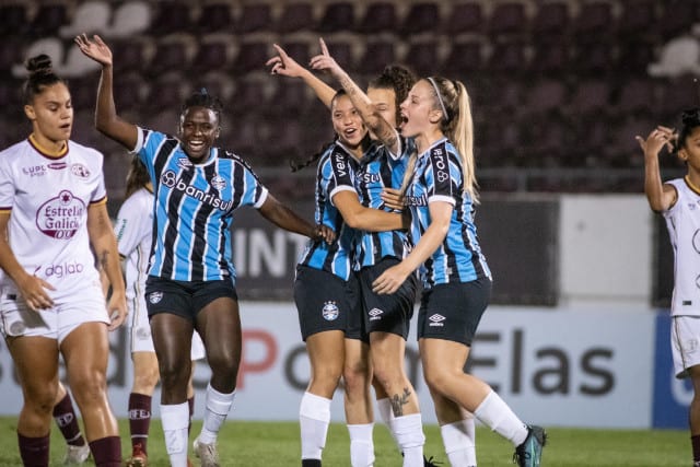 Grêmio vence o São Paulo e constrói vantagem para o jogo de volta