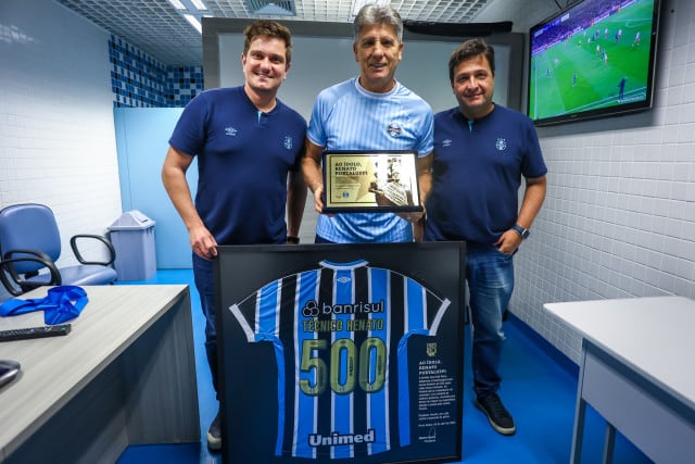 Portaluppi é homenageado por 500 jogos como técnico do Grêmio