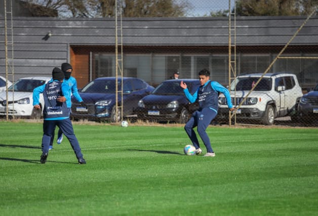 Técnico Airton Fagundes prepara equipe para confronto decisivo no Brasileirão Sub-20