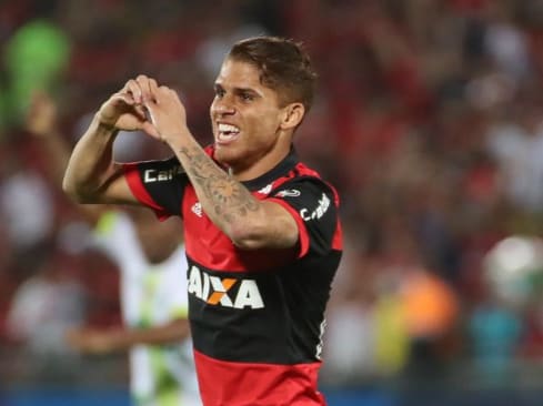 Cuéllar descarta saída do Flamengo: Vou cumprir meu contrato