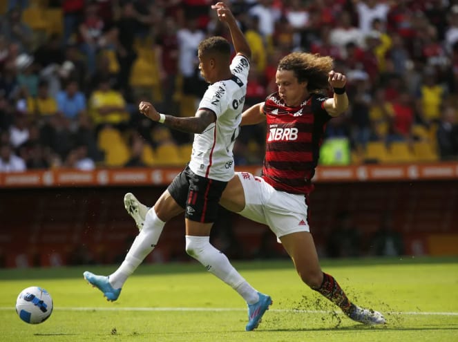 Flamengo acerta renovação de David Luiz por mais uma temporada