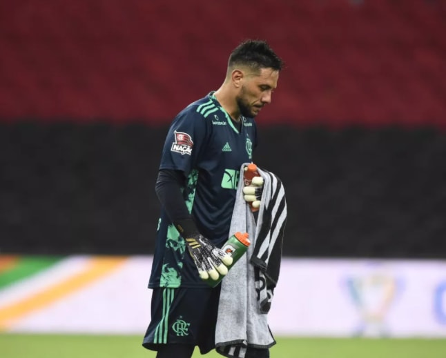 Diego Alves se reapresenta sem dores e não é problema para o Flamengo contra o Atlético-GO