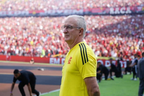 Saída inesperada de Dorival não é bem recebida por elenco do Flamengo