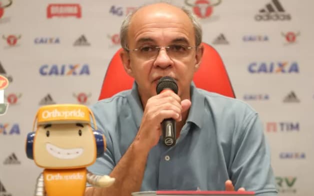 Bandeira de Mello, ex-presidente do Flamengo, contrata advogado e se precavê em meio a investigações no Ninho