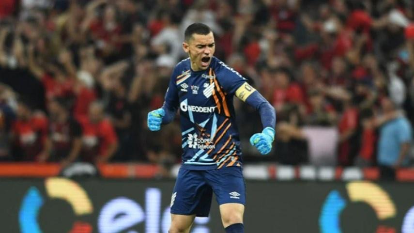 Flamengo vê resposta animadora em meio ao interesse pelo goleiro Santos