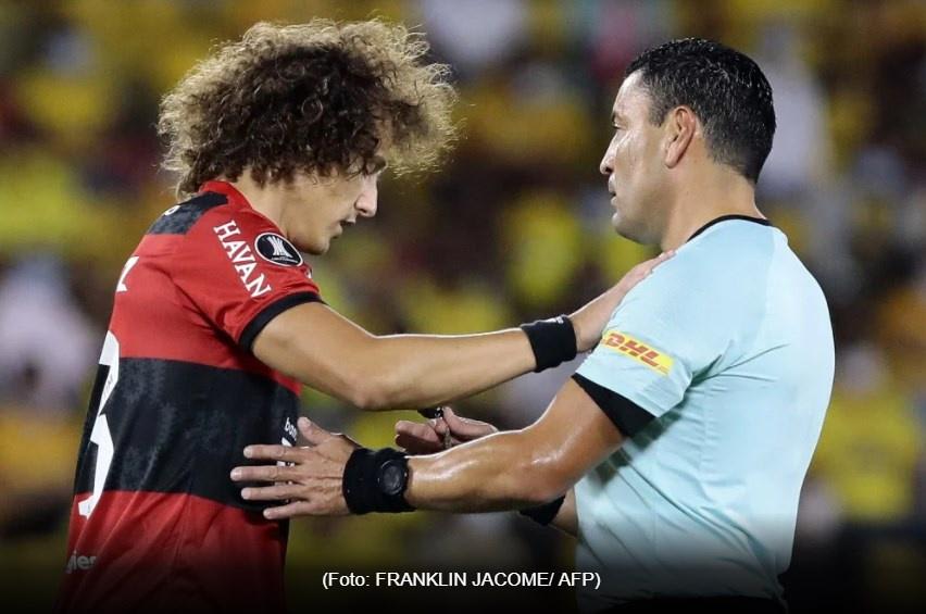 David Luiz sai lesionado contra o Barcelona e preocupa Flamengo