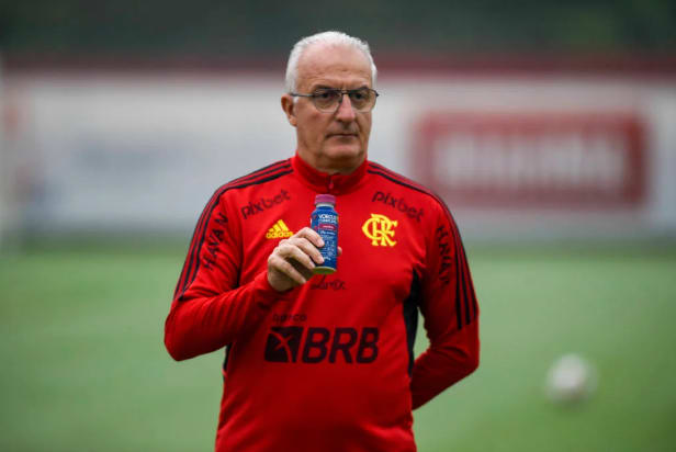 Flamengo tenta se aproximar de renovação com Dorival Júnior