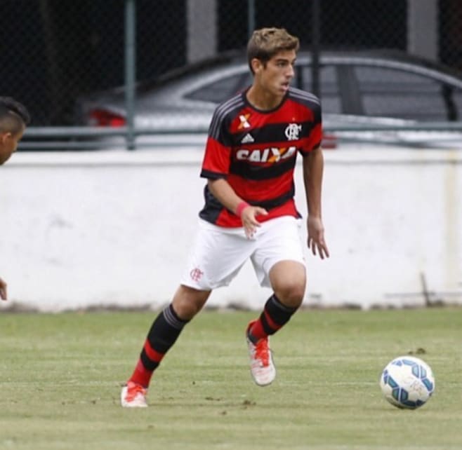 Sub-17 vence e se mantém invicto na Taça Guanabara