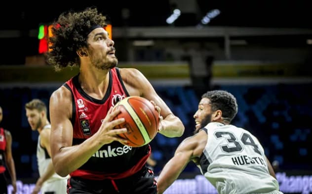 Falta pouco: contra o AEK, Flamengo busca bicampeonato mundial de basquete