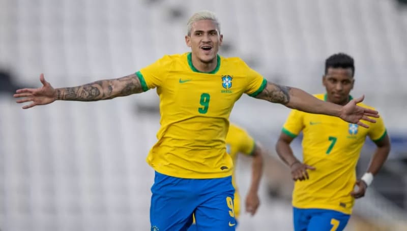 Pedro volta ao Flamengo mirando sequência como titular