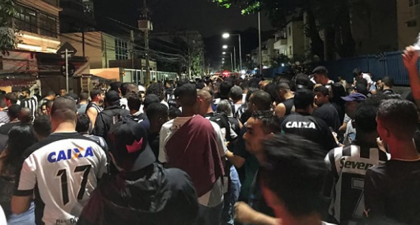 Clima quente dentro e fora de campo, clima hostil marcam de Botafogo e Flamengo no Niltão