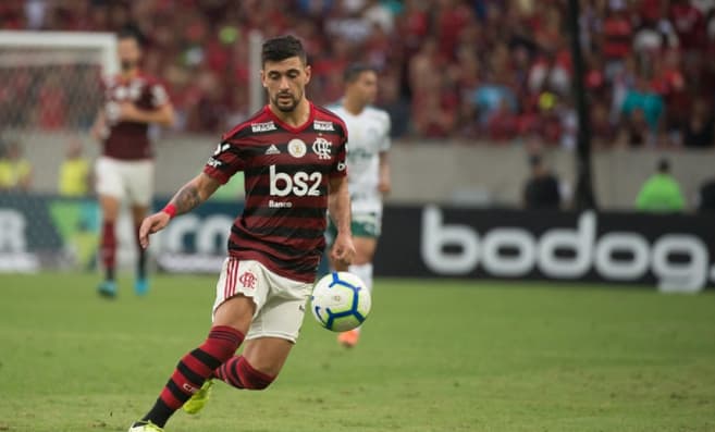 Arrascaeta prevê maior dificuldade para o Flamengo se manter líder