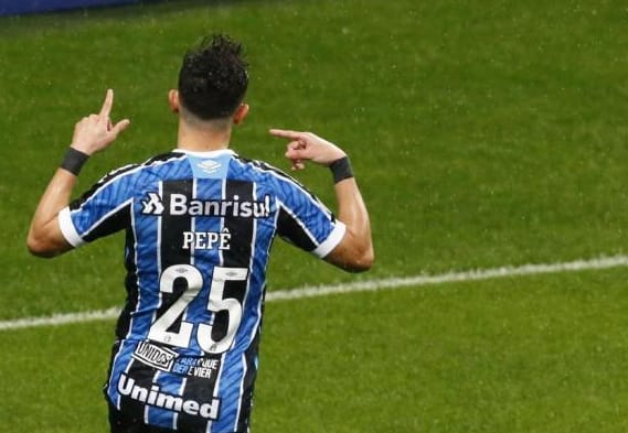 Pepê é inegociável, garante vice de futebol do Grêmio