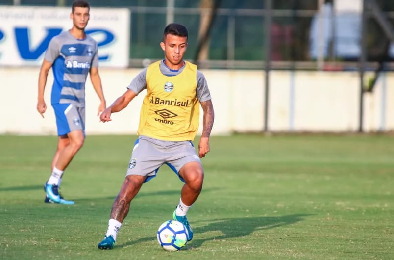 Grêmio rechaça reposição a Jailson e valoriza joias da base