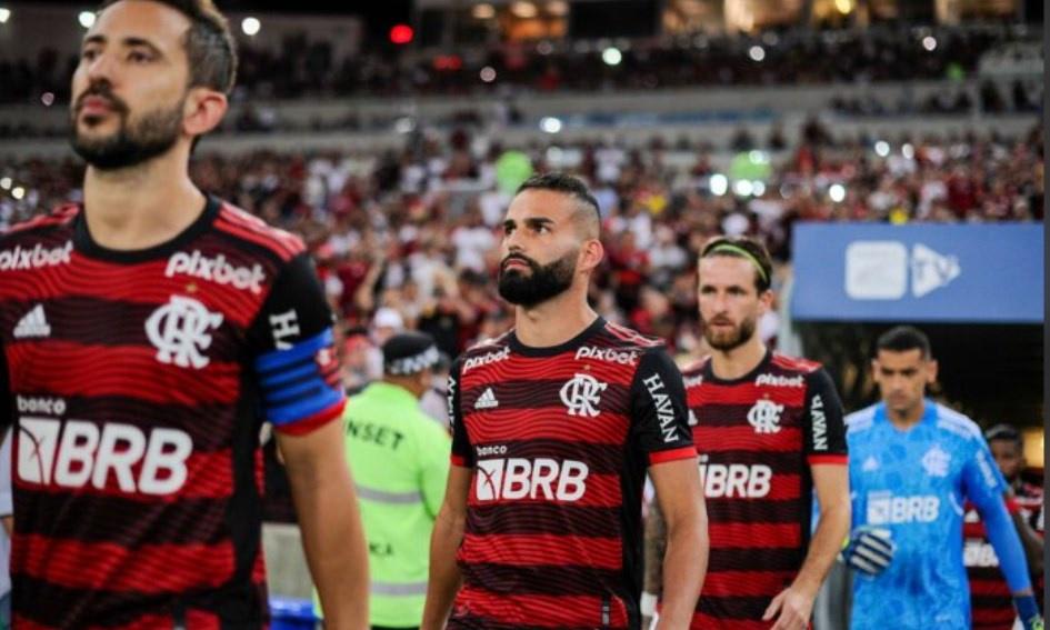 Desfalques: Flamengo terá dois desfalques importantes para jogo da volta contra o Athletico pela Copa do Brasil