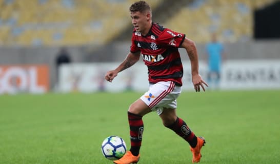 Flamengo pede retorno de Savio para acertar venda do jogador ao Kashima