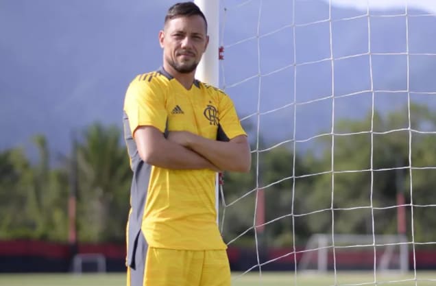 Flamengo vai lançar novo uniforme de goleiro para 2021 inspirado em Raul Plasmann