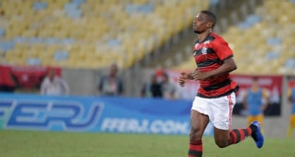 Antes de se despedir pelo Flamengo, Juan sofre nova lesão