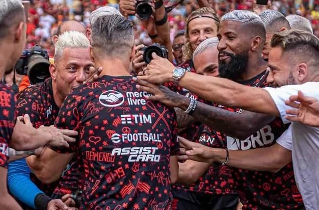 Diego Ribas e Diego Alves se despedem do Flamengo com emoção no Maracanã: Tudo valeu a pena