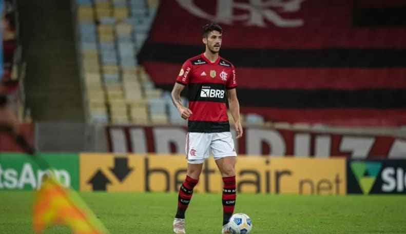 Zagueiro faz hora extra e muda dieta para dar volta por cima no Flamengo