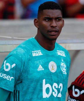 Goleiro sub-20 do Flamengo diz ter sido chamado de macaco por torcida do Vasco