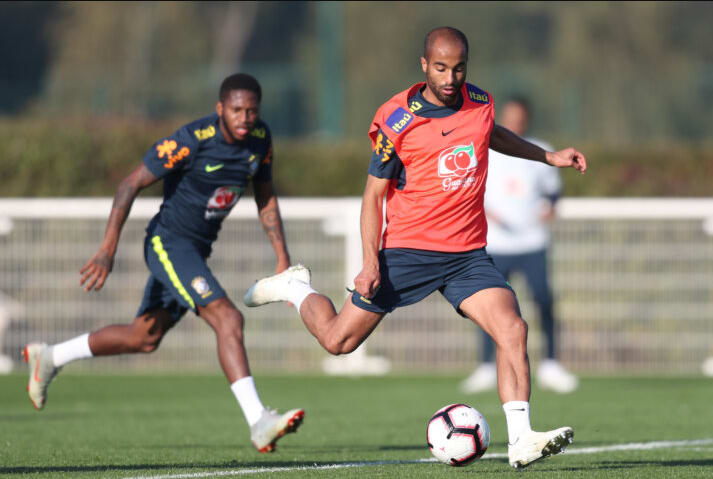 Lucas Moura no Flamengo? Flamengo monitora brasileiro da Premier League, segundo jornalista