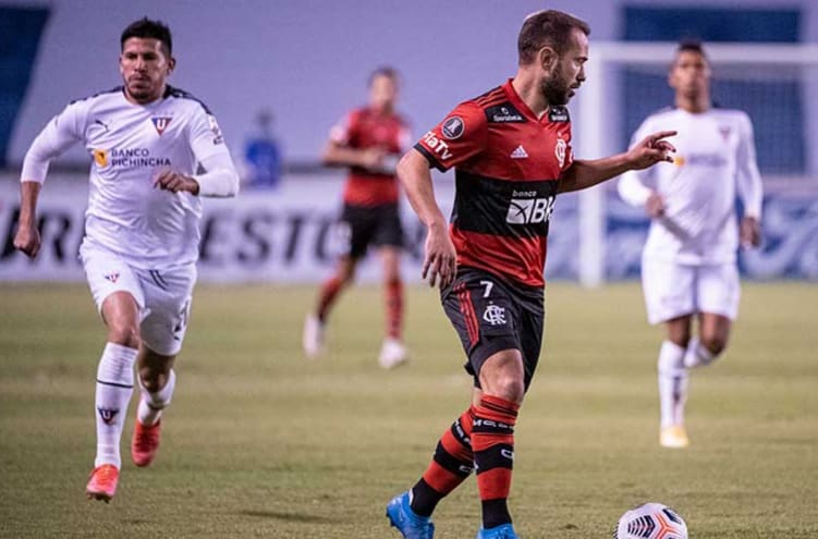 Flamengo desembarca no Rio, e Everton Ribeiro destaca após vitória: Esperamos continuar nesta pegada